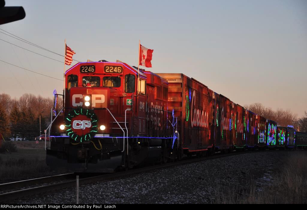 Holiday Train rolls west at last light